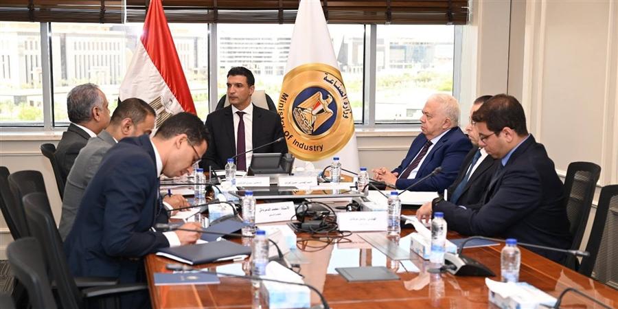 وزير الصناعة يبحث مع جمعية رجال الأعمال الأفارقة تعزيز التعاون الصناعي